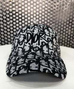 High-fashion Fashion hat