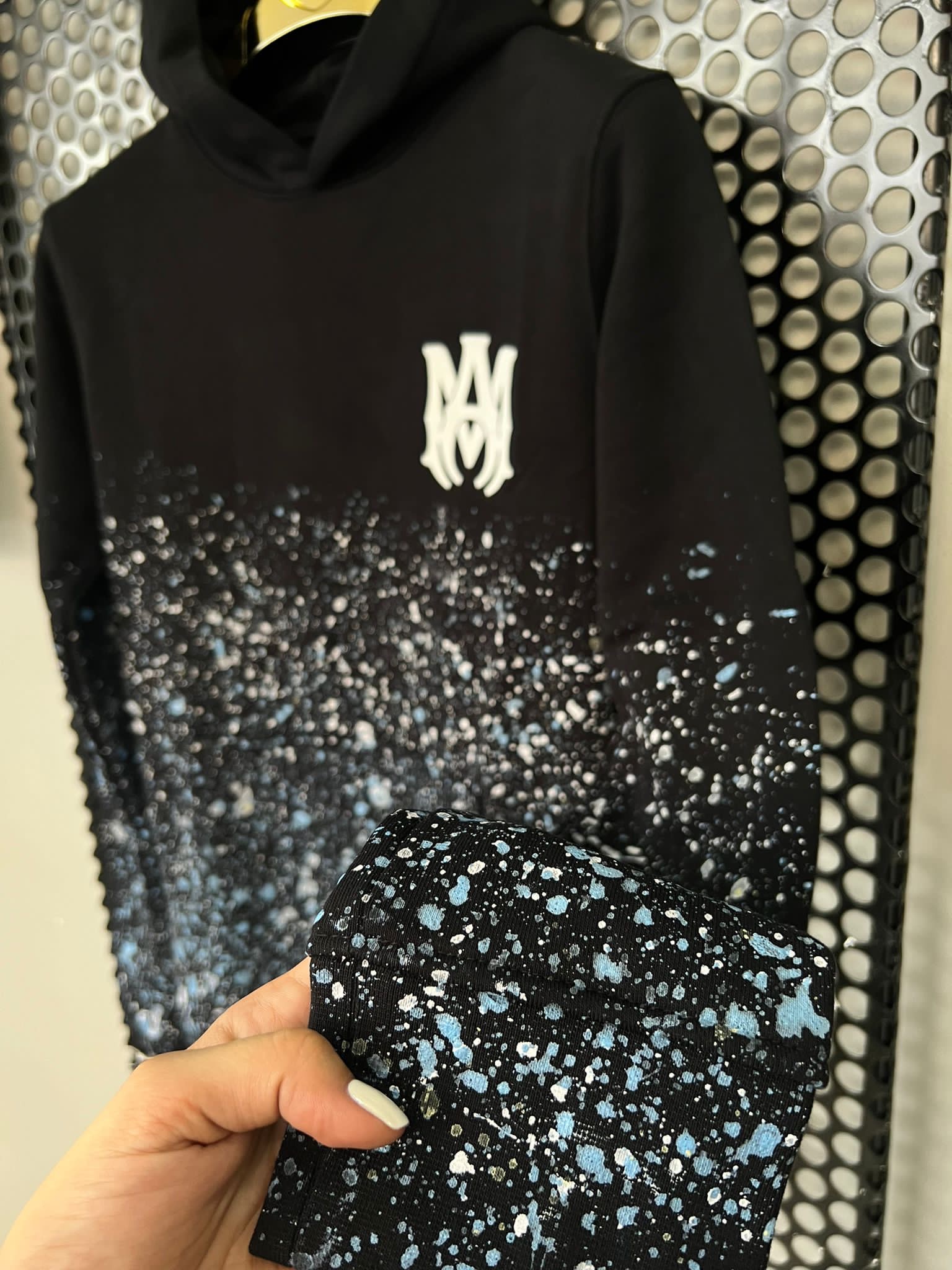 148f70a8-3944-4247-997d-6035c127f51e