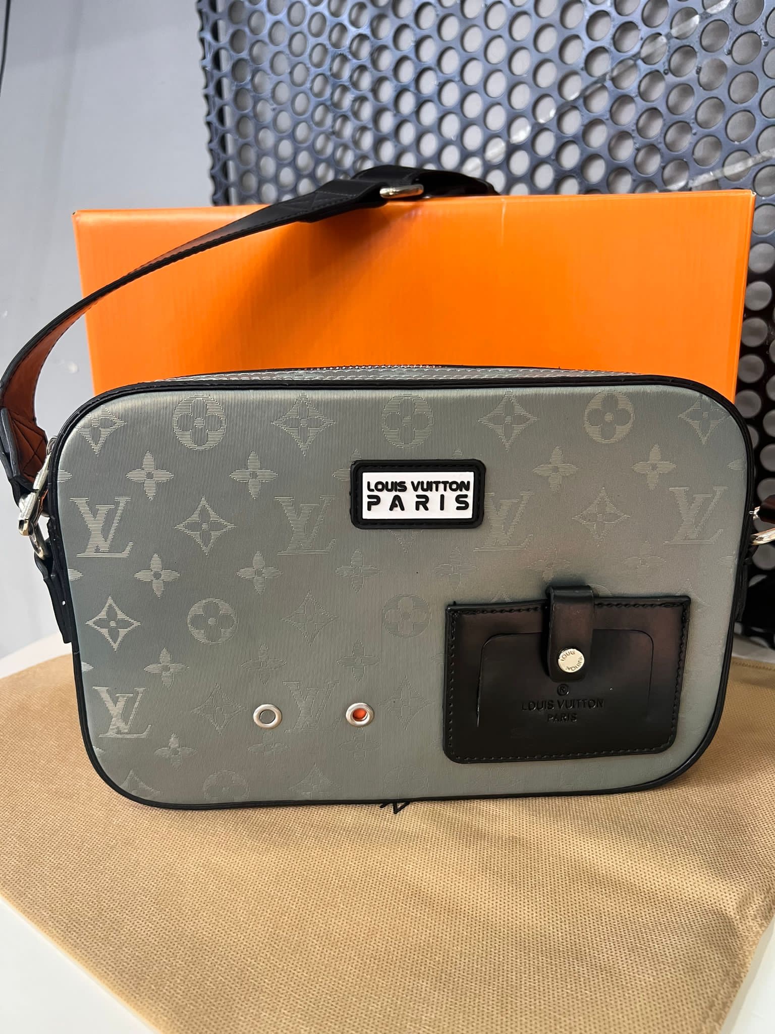 82ac7084-6c05-4450-abfd-4e8c58eaa643