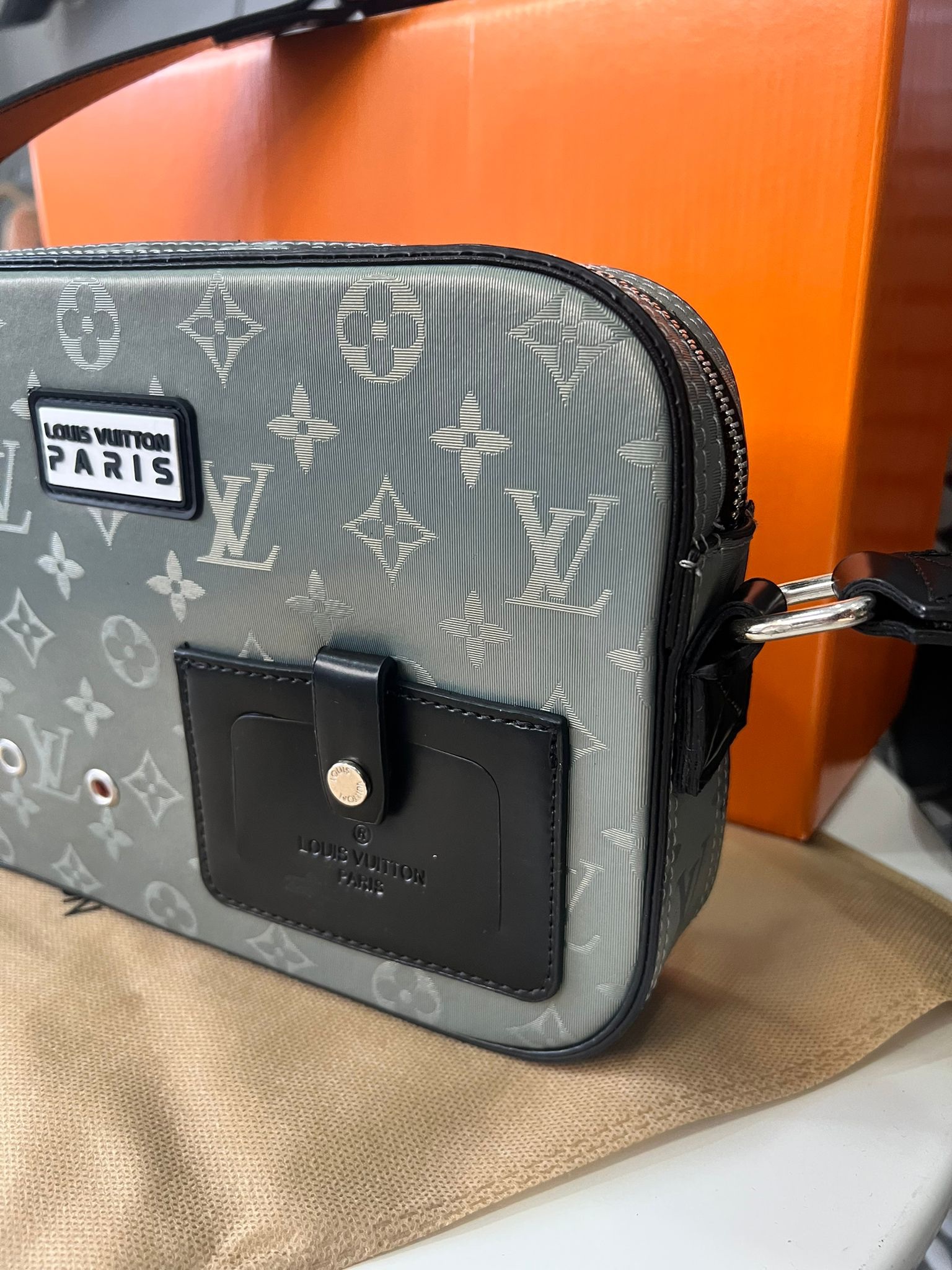 b52cc474-190a-4bab-808d-409b747edb5d