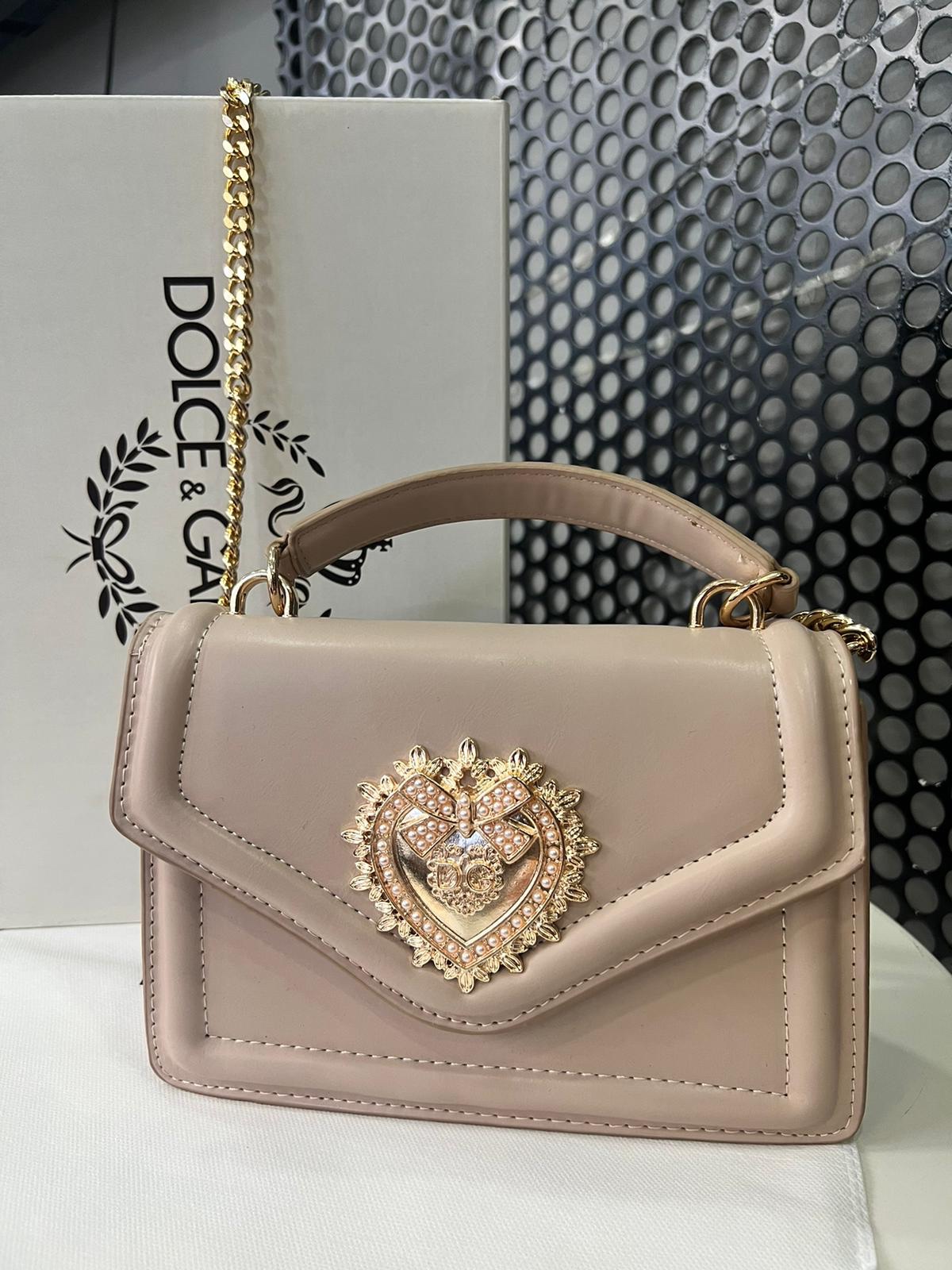 ca89a083-75fa-485e-aa8e-10c420ddad83