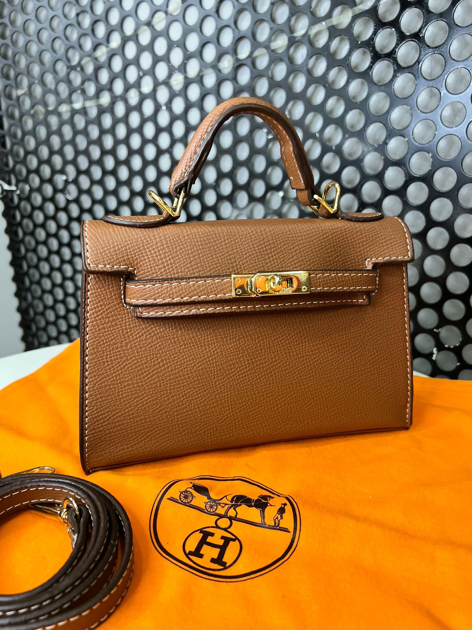 5536e302-d302-4280-890e-43a63310bebd