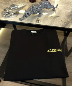 Minimalist Fashion Basic T-shirt