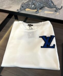 Trendy Fashion Logo T-shirt