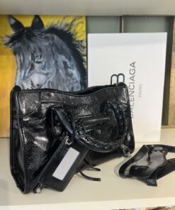 B- Le City First Women's Bag in Black